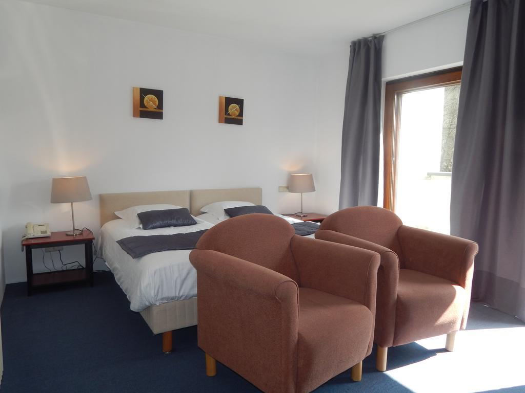 Hotel Le Martin Pecheur Fauvillers Phòng bức ảnh